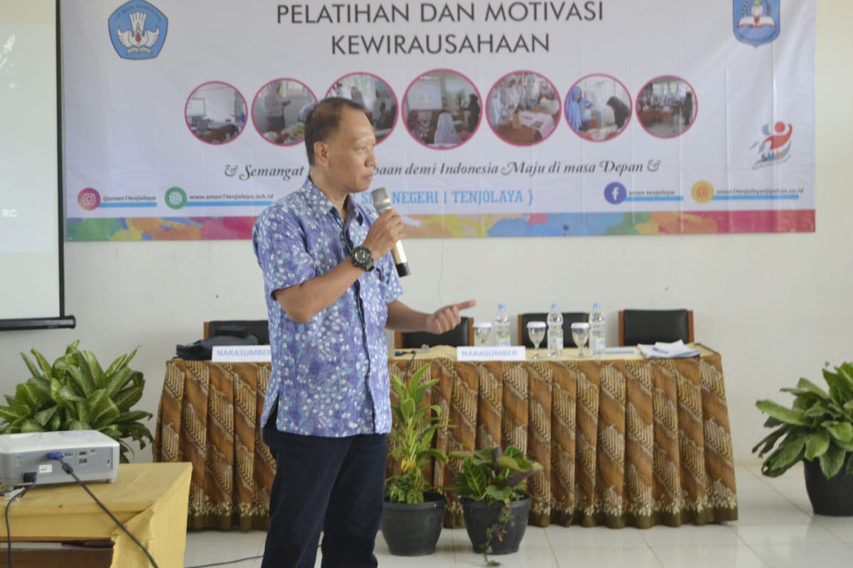 PELATIHAN DAN MOTIVASI